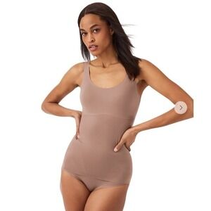 SPANX Thinstincts Tank Women's Size Medium Shapewear Lightweight Layering Smooth
